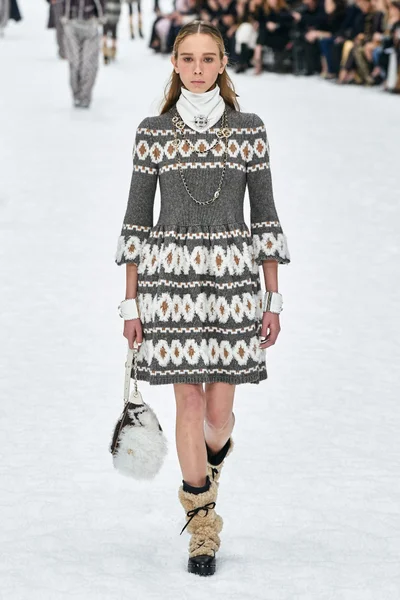 Look 26